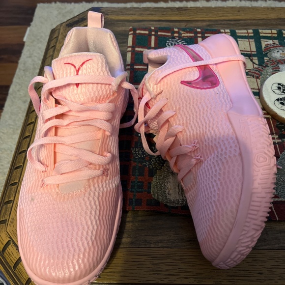 Kay Yow Nike Zoom - Picture 3 of 8